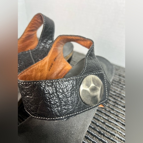 Taos Women's Boardwalk Wedge Sandal Black-Size 38 (US 7-7.5) - Picture 8 of 14